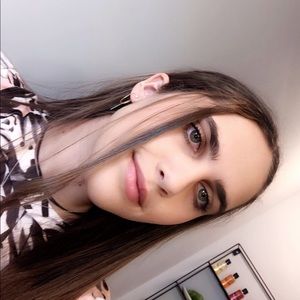 Meet your Posher, Liana